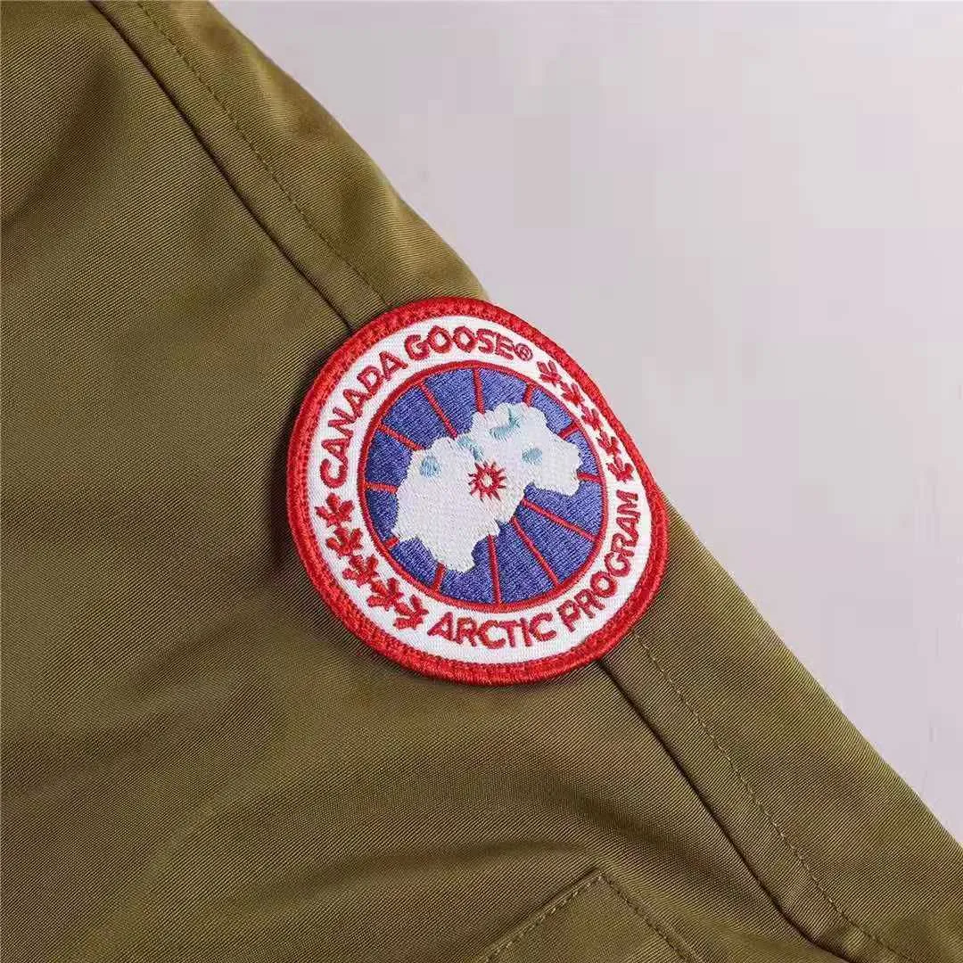 P720 01 model-military green